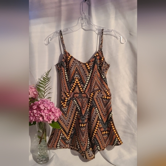 H&M Divided Romper -  Size 2 - Picture 1 of 7